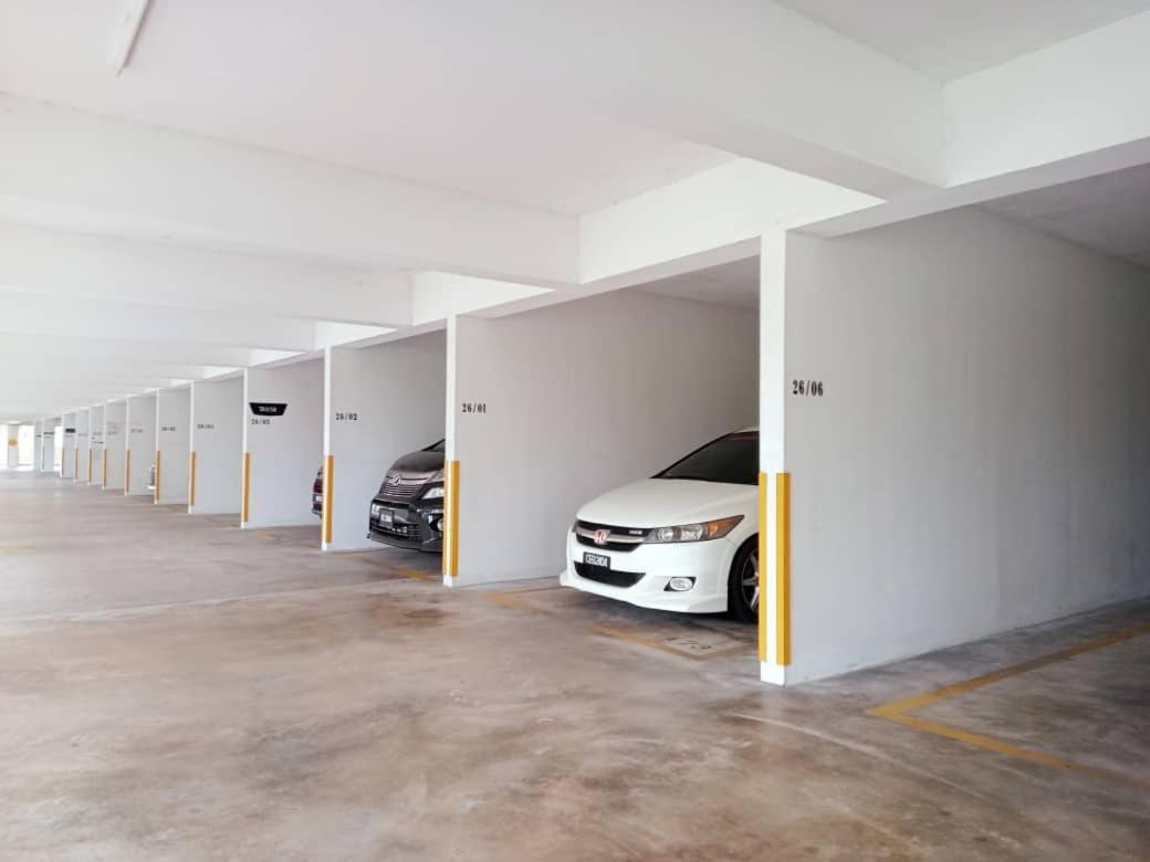 Homestay Kuala Terengganu Rose House Pantai Batu Buruk Exterior foto