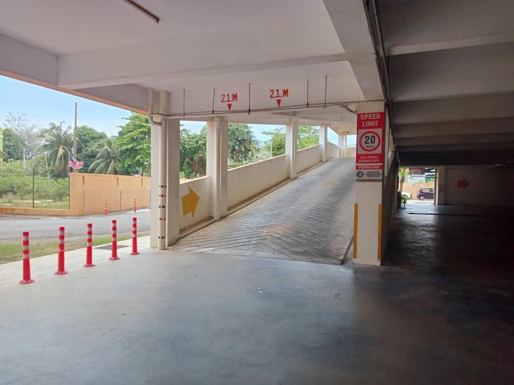 Homestay Kuala Terengganu Rose House Pantai Batu Buruk Exterior foto